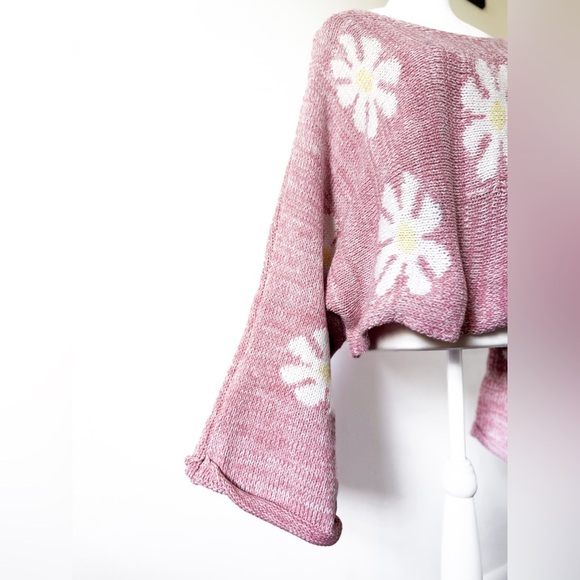SOLD Storia Ditsy Daisy Sweater - Picture 7 of 10